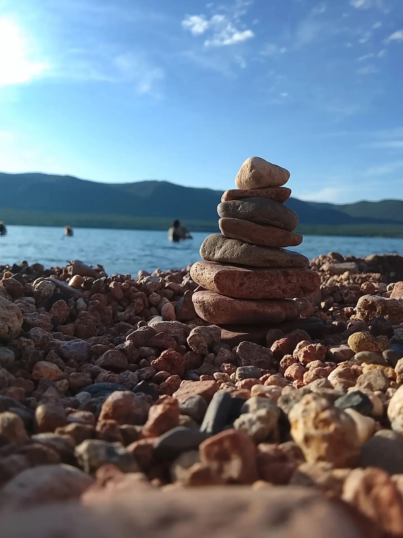 Камни на берегу Щучьего озера
