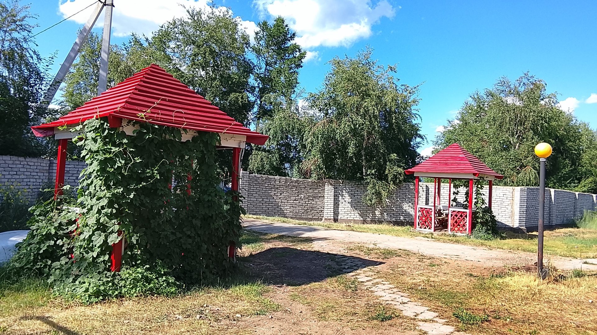 Беседки на территории туркомплекса Любимый